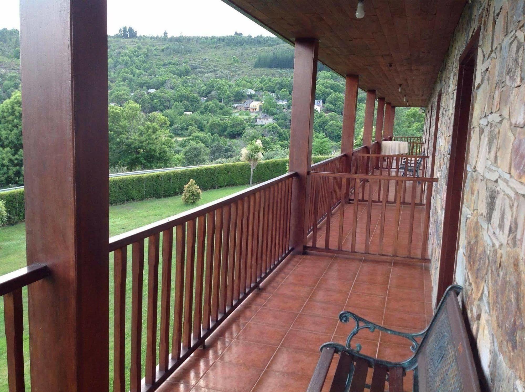 Alojamiento En Entorno Rural Los Trobos Villar de Otero Exterior photo